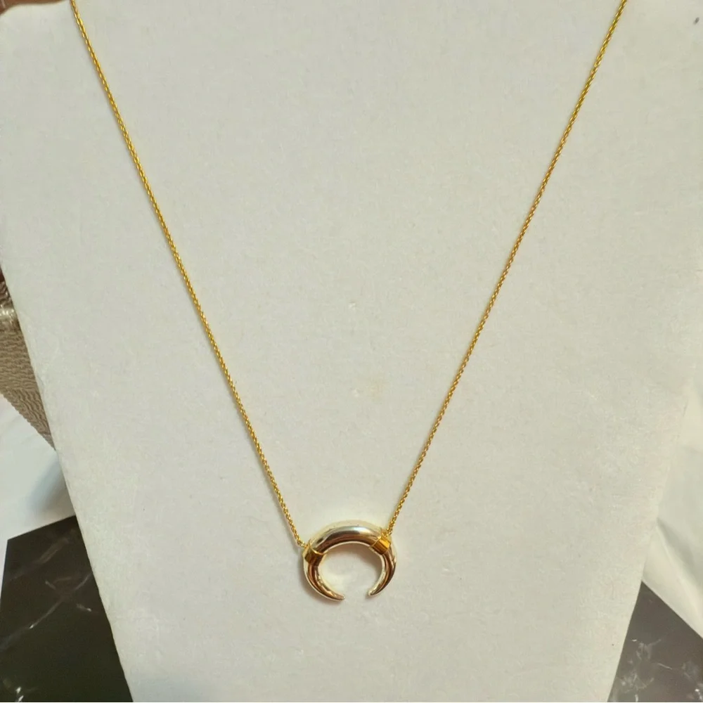 Stella & Dot #1 Elegant Gold tone Crescent Necklace - Picture 2 of 7